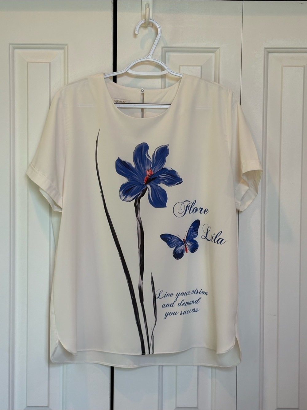 ÜZ-SA Turkish Boutique White Blue Iris Floral Graphic Blouse Top - Size Large